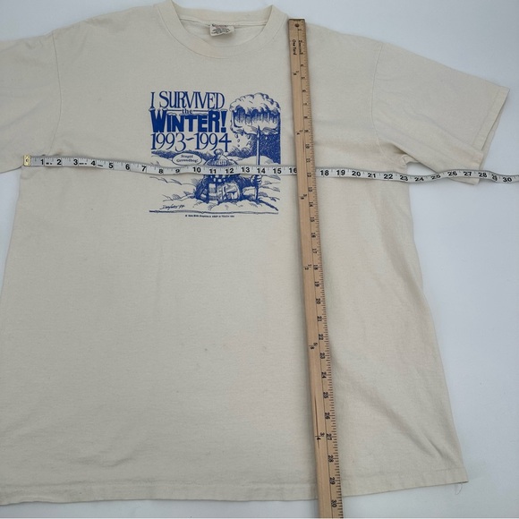 Vintage 90s Tshirt "I Survived the Winter" XL Adult Single Stitch Tee Beige Blue - Picture 7 of 12